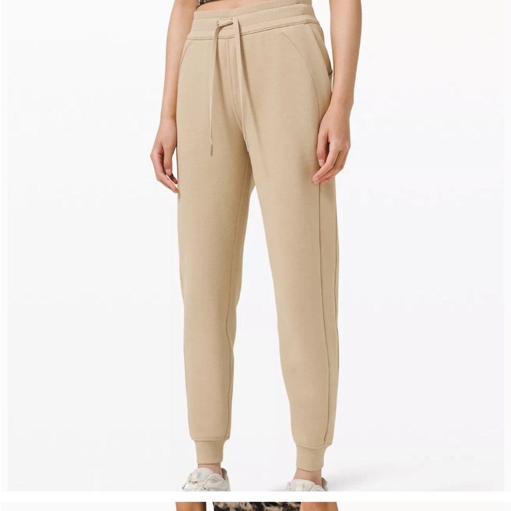 Ready to rulu lululemon joggers Perfect condition drawstring high rise tan sz 2
